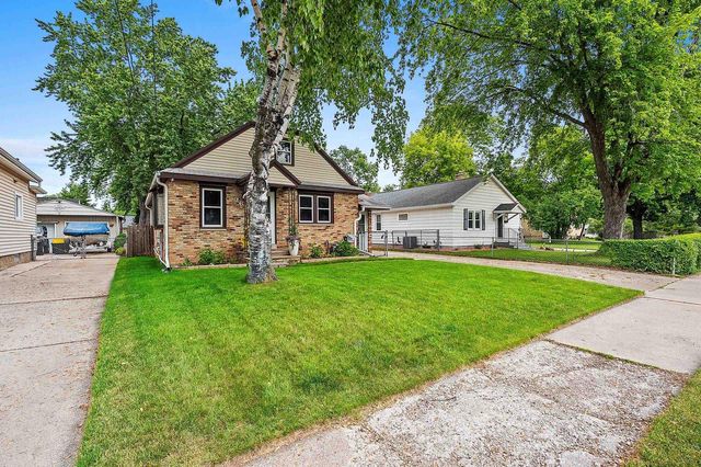 968 HICKORY HILL DRIVE, Green Bay, WI 54304
