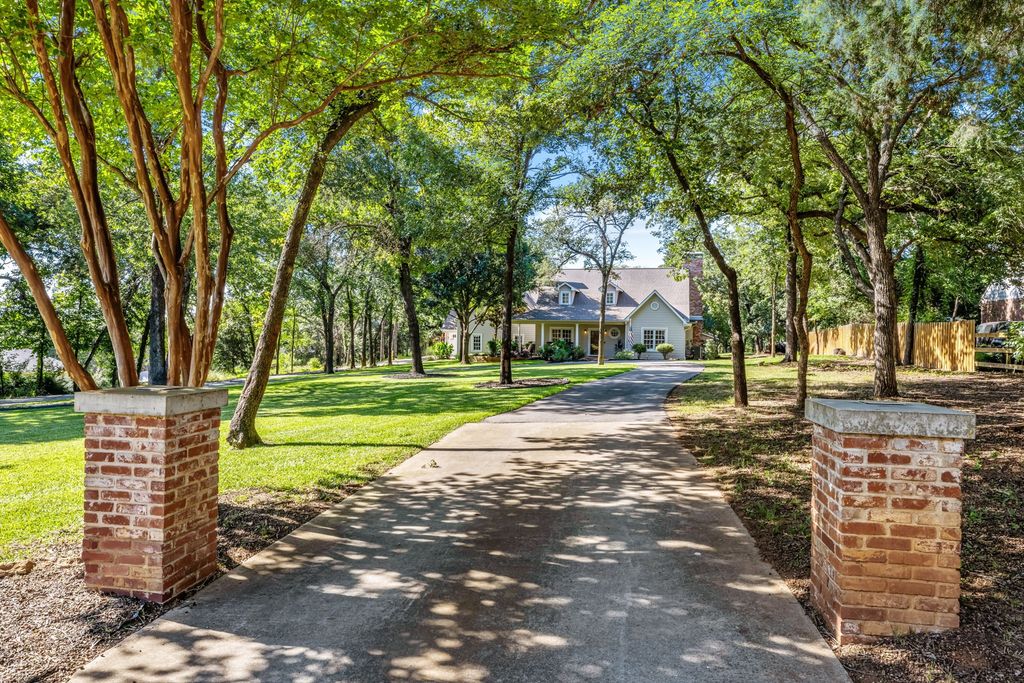 1020 Oak View Drive, Oak Point, TX 75068