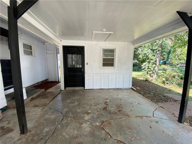 604 N Kentucky Street, Adrian, MO 64720