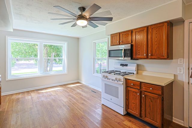 414 Tulsa Avenue, Carpentersville, IL 60110