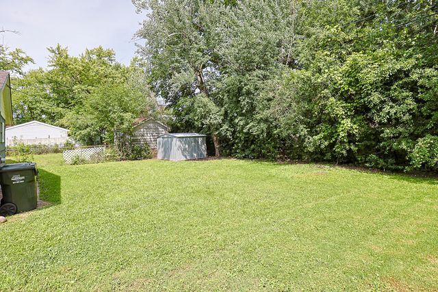 414 Tulsa Avenue, Carpentersville, IL 60110