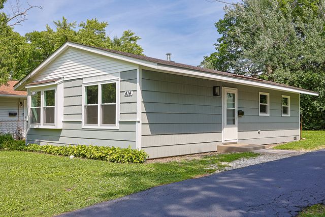 414 Tulsa Avenue, Carpentersville, IL 60110