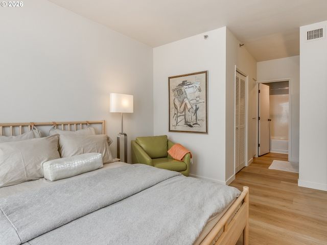 2245 Sw PARK Pl 6A, Portland, OR 97205