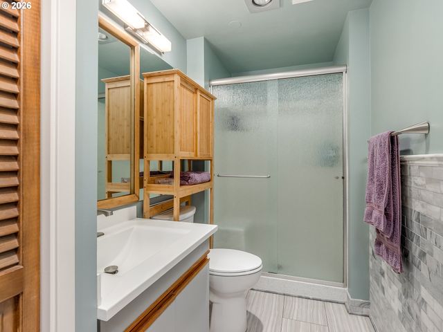 2245 Sw PARK Pl 6A, Portland, OR 97205