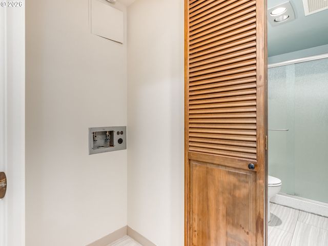 2245 Sw PARK Pl 6A, Portland, OR 97205