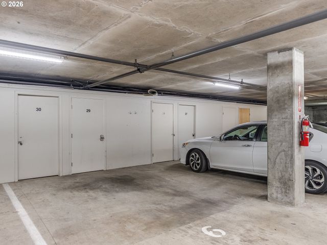 2245 Sw PARK Pl 6A, Portland, OR 97205