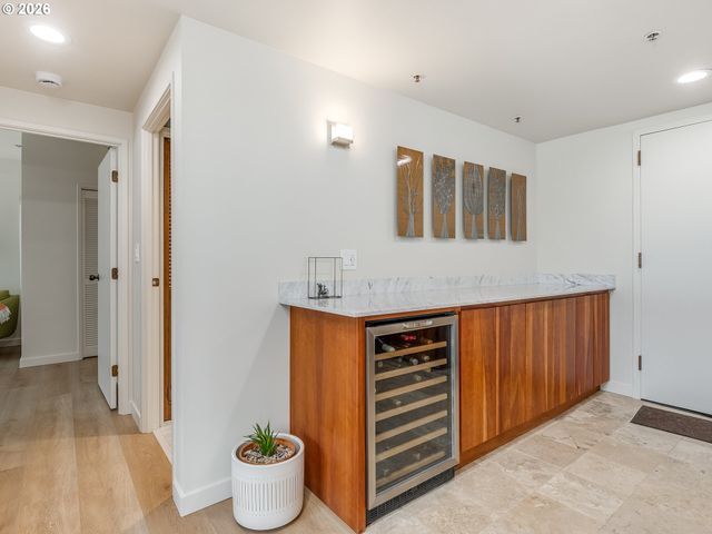 2245 Sw PARK Pl 6A, Portland, OR 97205