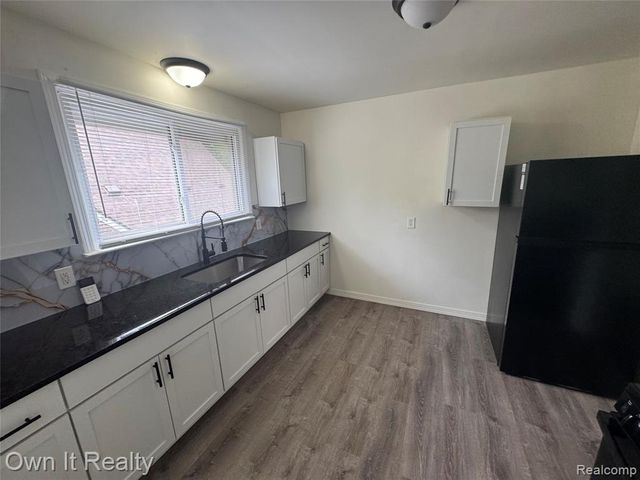8083 Mendota Street, Detroit, MI 48204