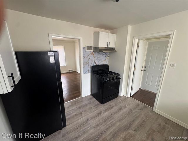 8083 Mendota Street, Detroit, MI 48204