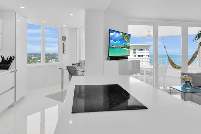 550 S Ocean Boulevard 2203, Boca Raton, FL 33432