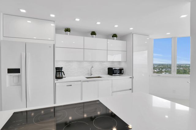 550 S Ocean Boulevard 2203, Boca Raton, FL 33432