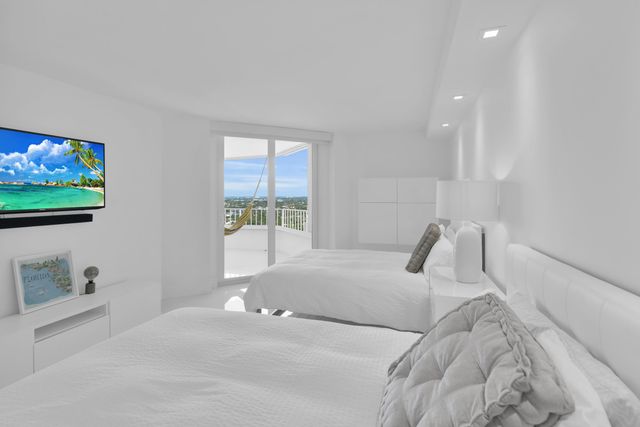550 S Ocean Boulevard 2203, Boca Raton, FL 33432