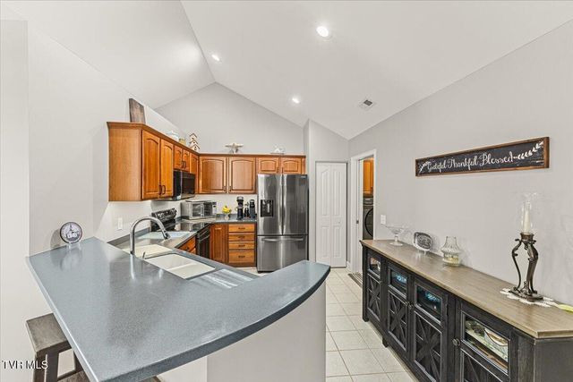 238 Avonlea Place 2-D, Johnson City, TN 37604