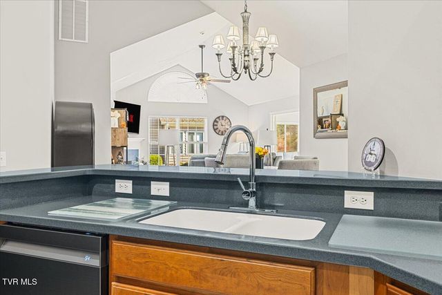 238 Avonlea Place 2-D, Johnson City, TN 37604