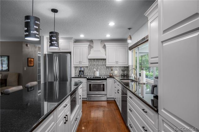 5225 S Covewood Terrace, Floral City, FL 34436
