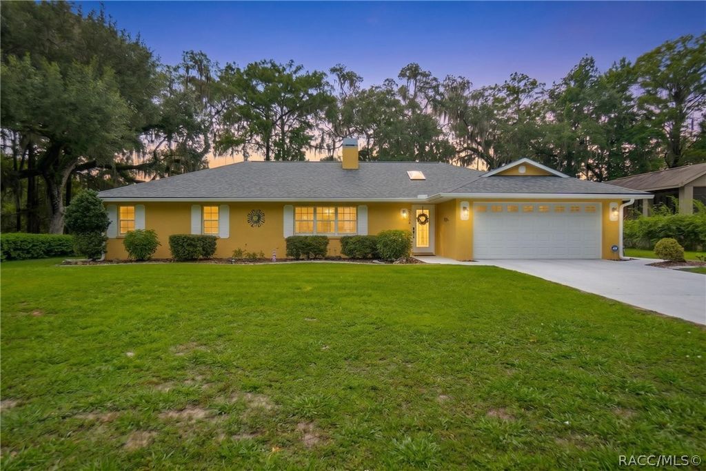 5225 S Covewood Terrace, Floral City, FL 34436