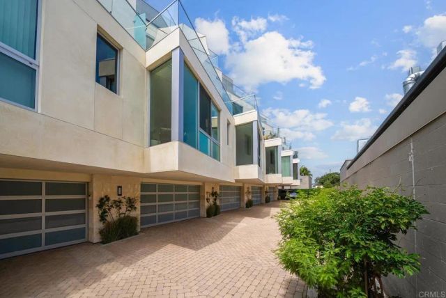 2646 State Street, Unit #D, Carlsbad, CA 92008