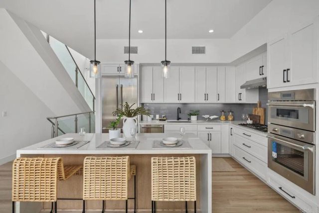 2646 State Street, Unit #D, Carlsbad, CA 92008