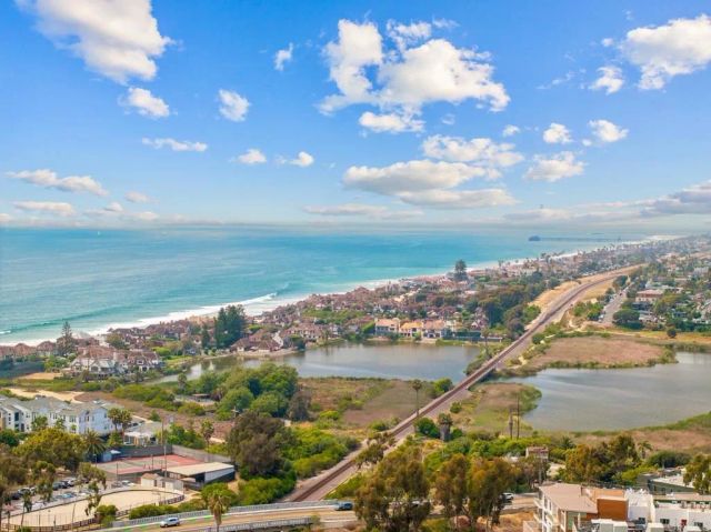 2646 State Street, Unit #D, Carlsbad, CA 92008