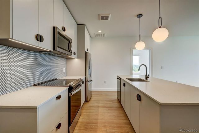 1521 Hooker 308, Denver, CO 80204