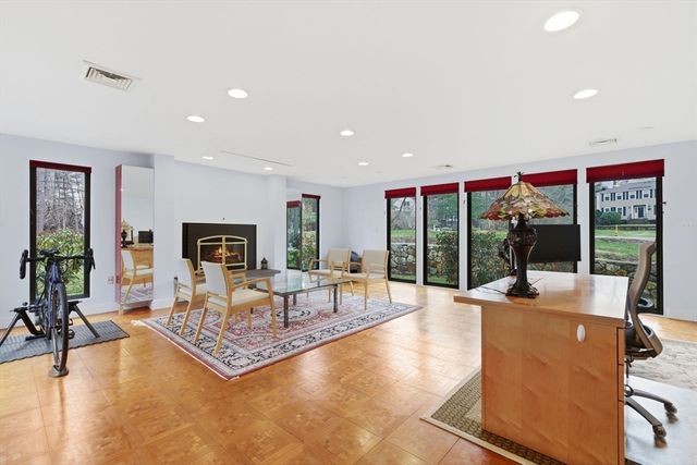 40 Lincoln Cir E, Andover, MA 01810