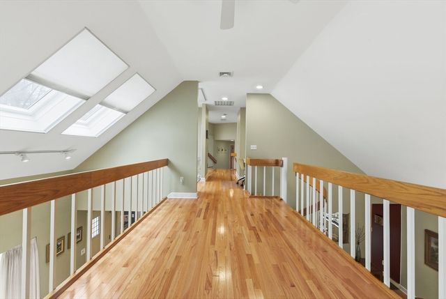 40 Lincoln Cir E, Andover, MA 01810