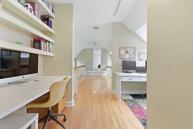 40 Lincoln Cir E, Andover, MA 01810