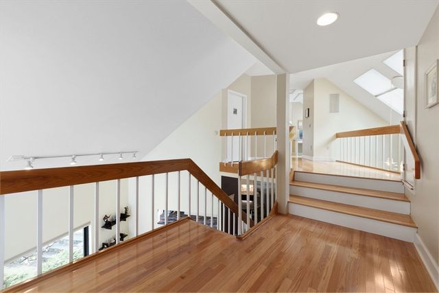 40 Lincoln Cir E, Andover, MA 01810