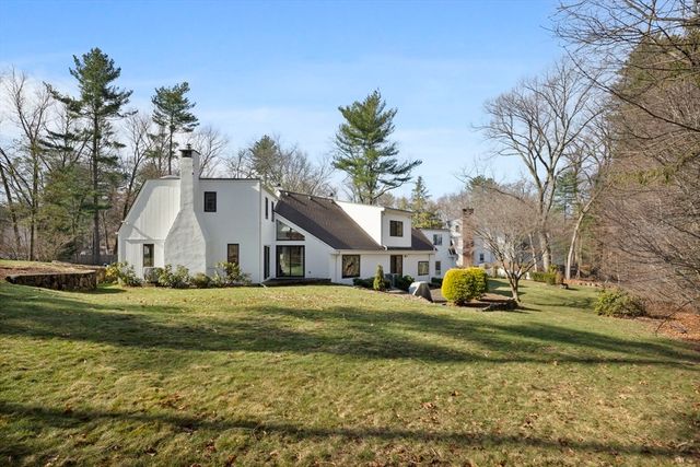 40 Lincoln Cir E, Andover, MA 01810