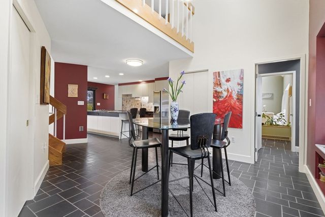 40 Lincoln Cir E, Andover, MA 01810