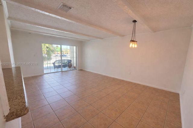 15761 SW 137 ave 202, Miami, FL 33177