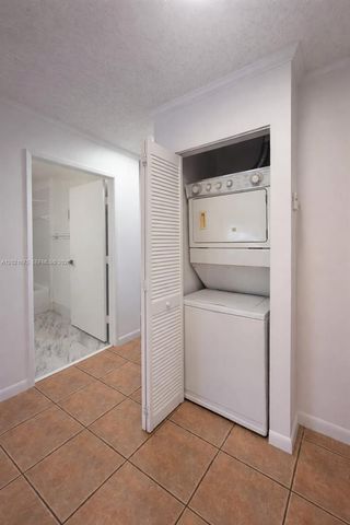 15761 SW 137 ave 202, Miami, FL 33177