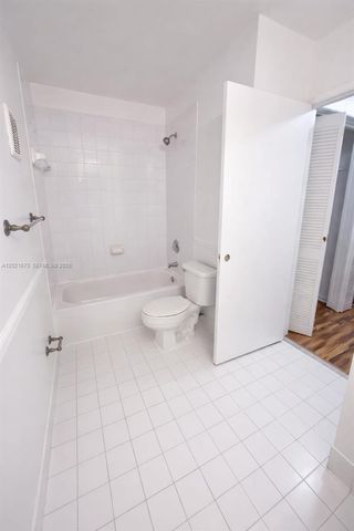 15761 SW 137 ave 202, Miami, FL 33177