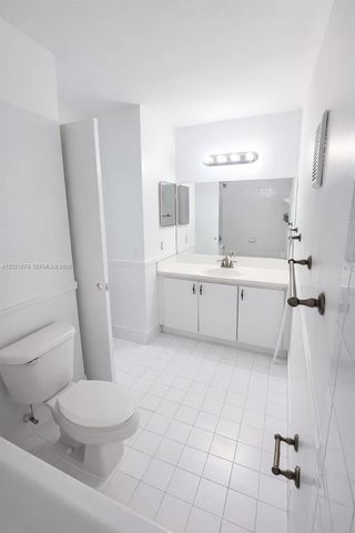 15761 SW 137 ave 202, Miami, FL 33177
