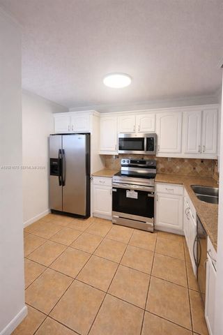 15761 SW 137 ave 202, Miami, FL 33177
