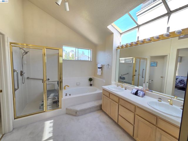 30330 Meridien Cir, Union City, CA 94587