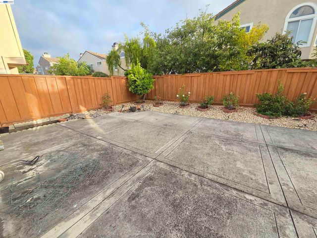 30330 Meridien Cir, Union City, CA 94587