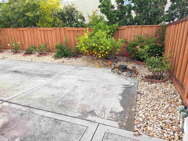 30330 Meridien Cir, Union City, CA 94587
