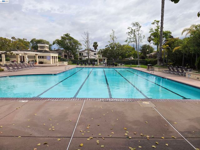 30330 Meridien Cir, Union City, CA 94587