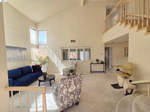 30330 Meridien Cir, Union City, CA 94587