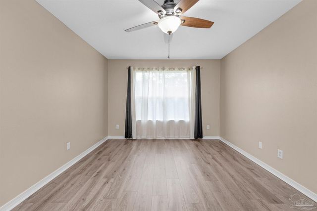 2227 Parker Pl Ct, Navarre, FL 32566