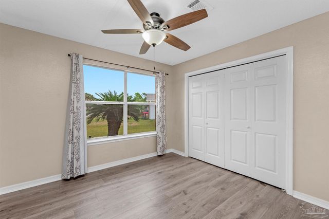 2227 Parker Pl Ct, Navarre, FL 32566