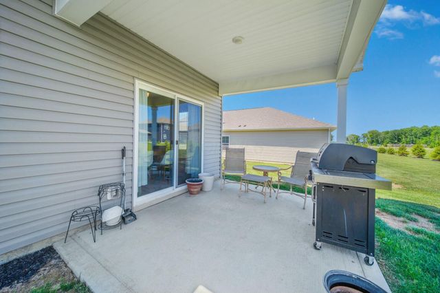 268 Mannaseh Drive W, Granville, OH 43023