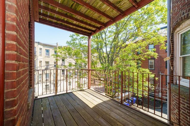 39 Strathmore Rd 3, Boston, MA 02135