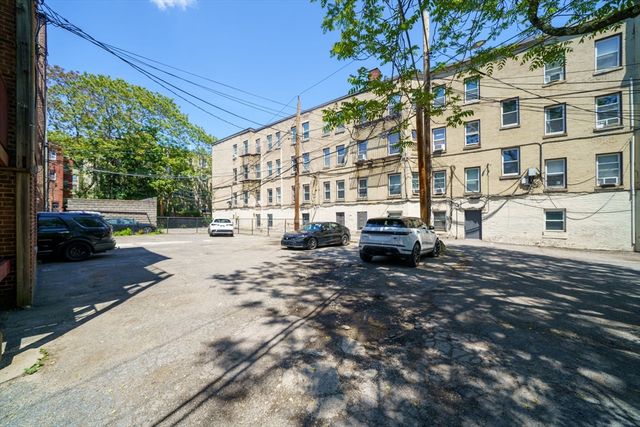 39 Strathmore Rd 3, Boston, MA 02135