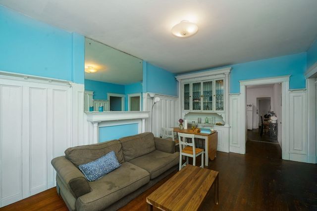 39 Strathmore Rd 3, Boston, MA 02135