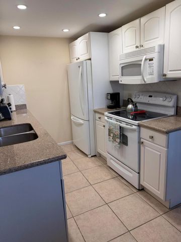 2029 Exeter B, Boca Raton, FL 33434