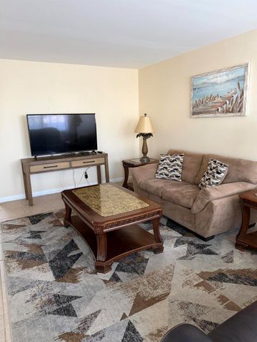 2029 Exeter B, Boca Raton, FL 33434