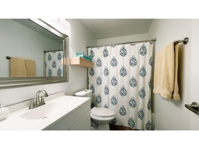 12555 Timber Creek Drive UNIT 8, Carmel, IN 46032