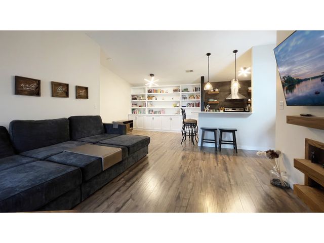 12555 Timber Creek Drive UNIT 8, Carmel, IN 46032